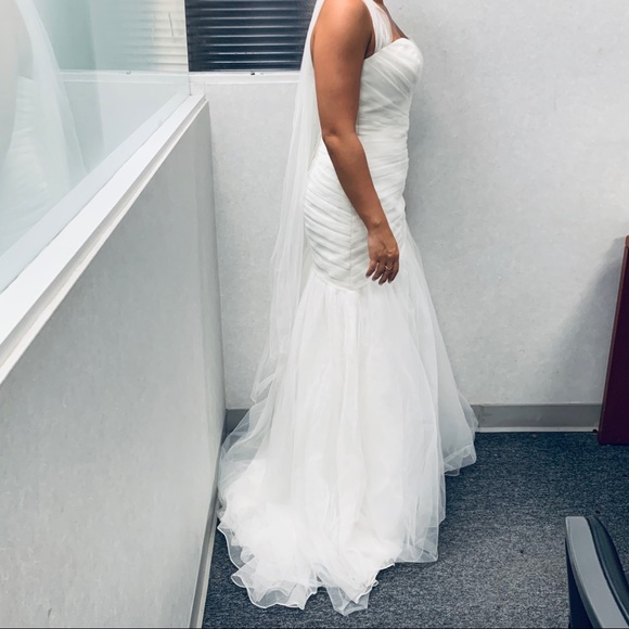 Galina Ivory halter wedding dress NWT - Picture 2 of 8